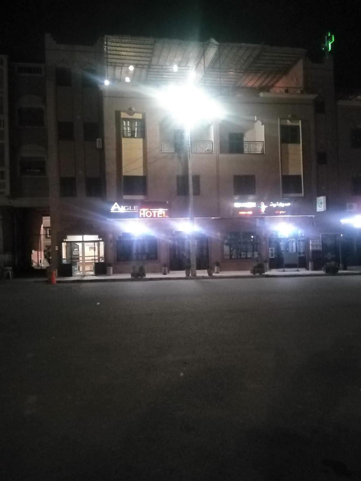 Appart Aigle Hotel 우아르자자테 외부 사진